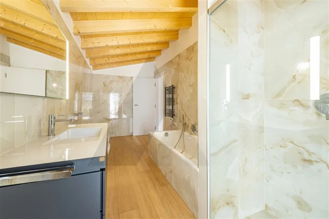 8.5 Zimmer Villa in Vico Morcote – Foto 14 von 15