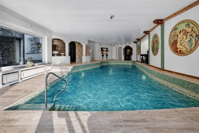 9.5 Zimmer Villa in Morcote – Foto 16 von 17