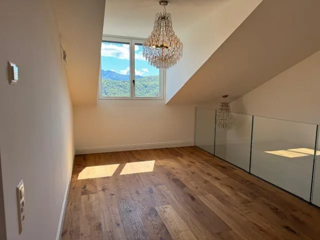 6 Zimmer Attikawohnung in Collina d’Oro – Foto 3 von 10
