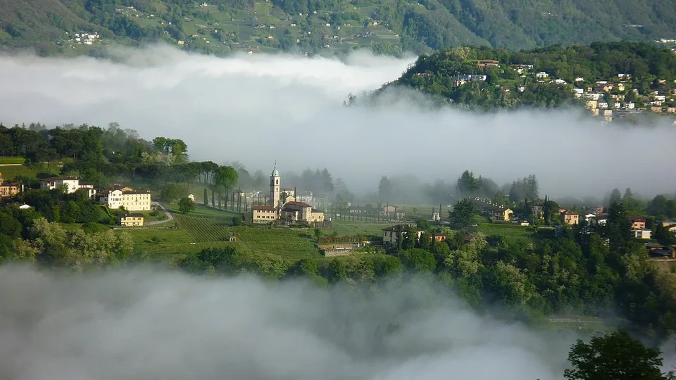 6 Zimmer Attikawohnung in Collina d’Oro – Foto 4 von 5