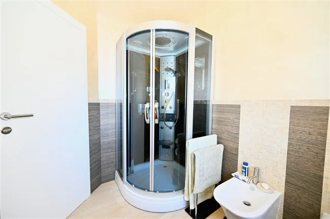 6 Zimmer Villa in Agra – Foto 13 von 36