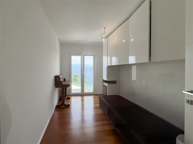 6.5 Zimmer Villa in Cademario – foto 6 di 12