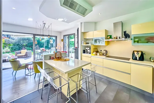 Villa in Vezia – Foto 5 von 13
