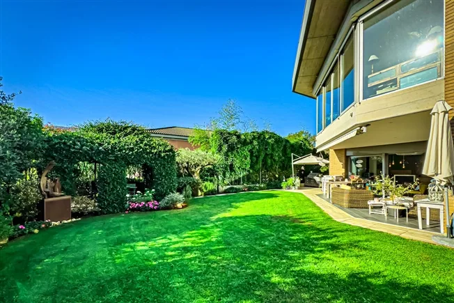 Villa in Vezia – Foto 8 von 13
