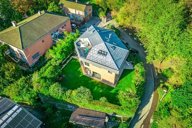 Villa in Vezia – Foto 2 von 13