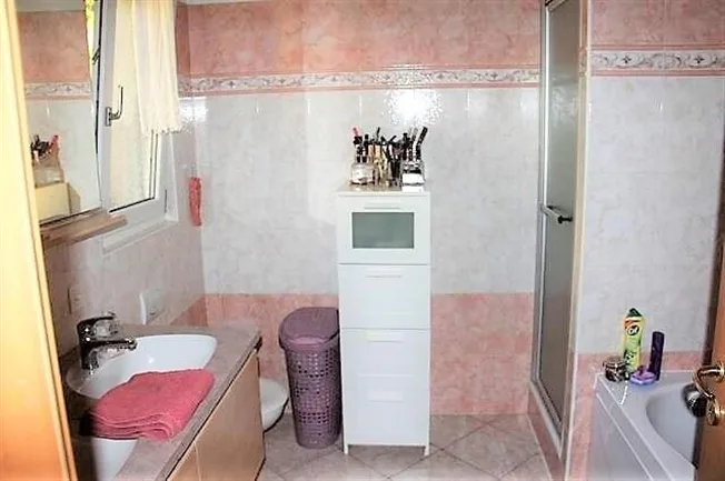8.5 Zimmer Einfamilienhaus in Vezia – foto 12 di 13