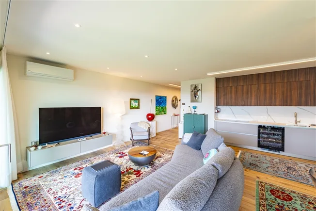 9 Zimmer Attikawohnung, 6946 Ponte Capriasca