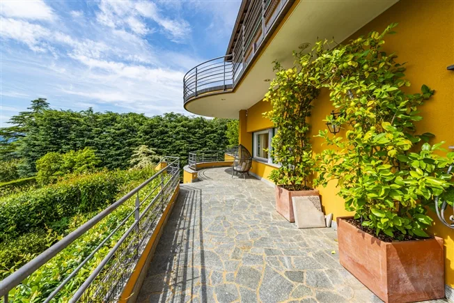 17 Zimmer Villa in Porza – Foto 9 von 16