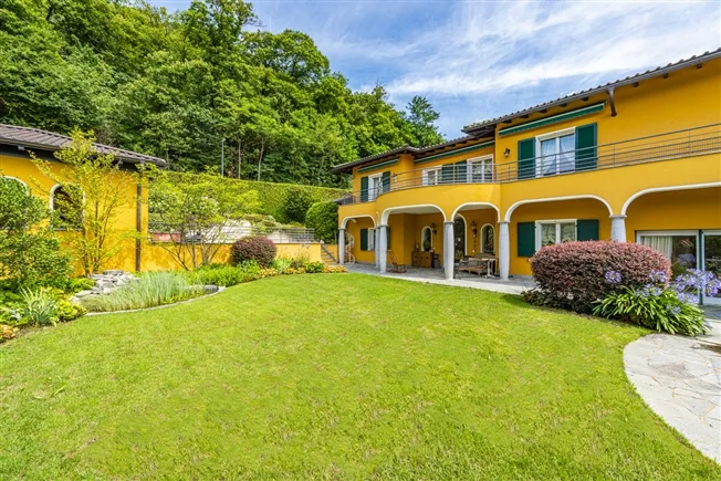 17 Zimmer Villa in Porza – Foto 7 von 16