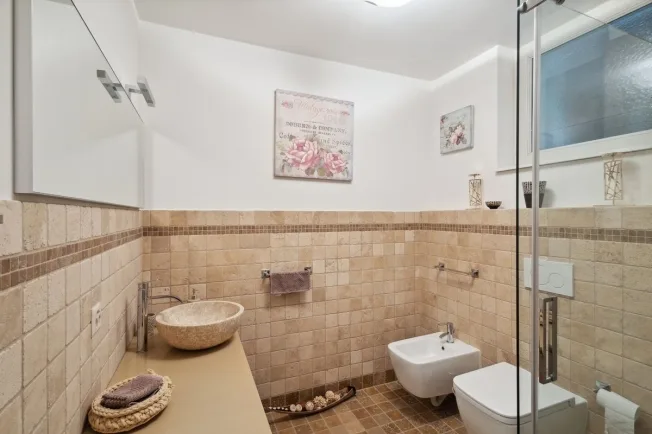8.5 Zimmer Einfamilienhaus in Bidogno – foto 9 di 10