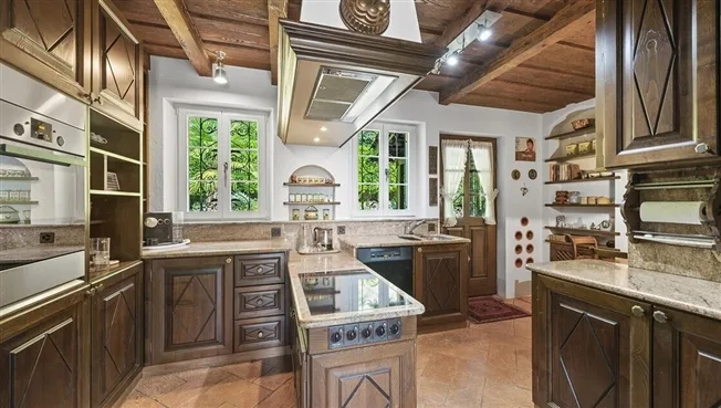 8 Zimmer Villa in Novaggio – Foto 7 von 20