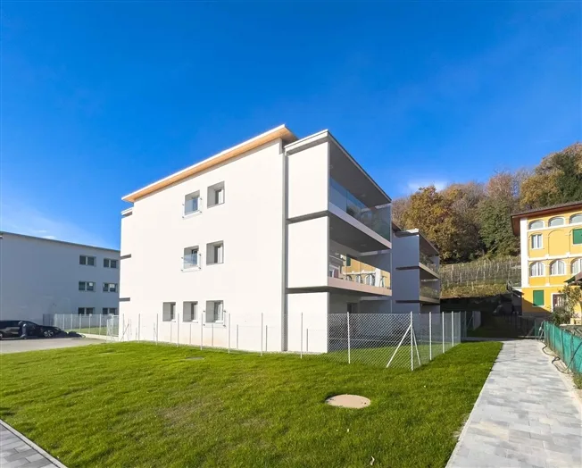 Nuovo e luminoso appartamento di 3,5 locali con grandissimo giardino – Foto 6 von 7