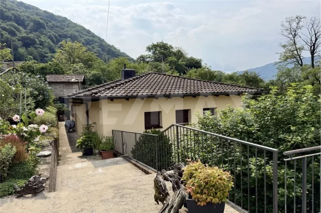 5.5 Zimmer Einfamilienhaus in Purasca – Foto 3 von 13
