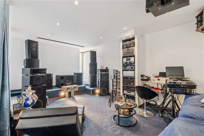 6.5 Zimmer Reihenfamilienhaus in Cimo – Foto 11 von 15