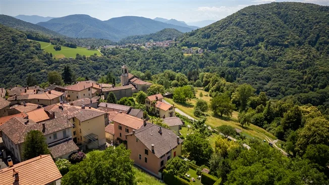 7 Zimmer Einfamilienhaus in Aranno – Foto 3 von 16