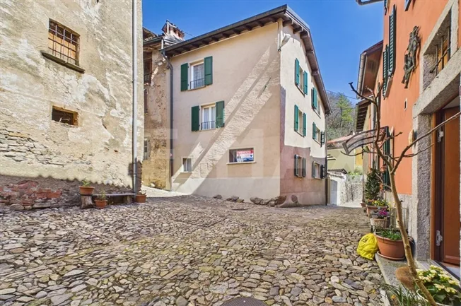 4.5 Zimmer Einfamilienhaus in Aranno – Foto 3 von 13