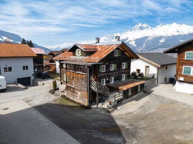 9 Zimmer Einfamilienhaus in Obersaxen Meierhof – Foto 2 von 12