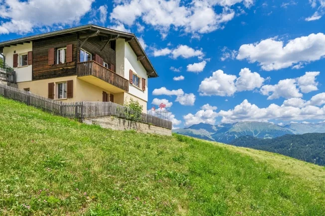 4 Zimmer Chalet in Tschlin – Foto 2 von 16