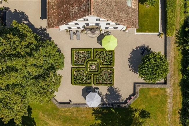 Villa in Zürich – photo 12 of 19