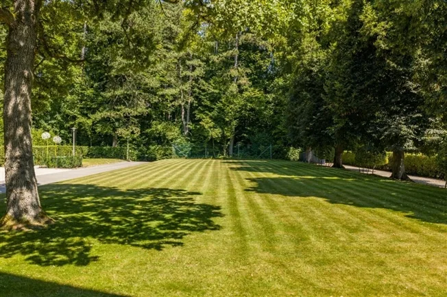 Villa in Zürich – photo 15 of 19