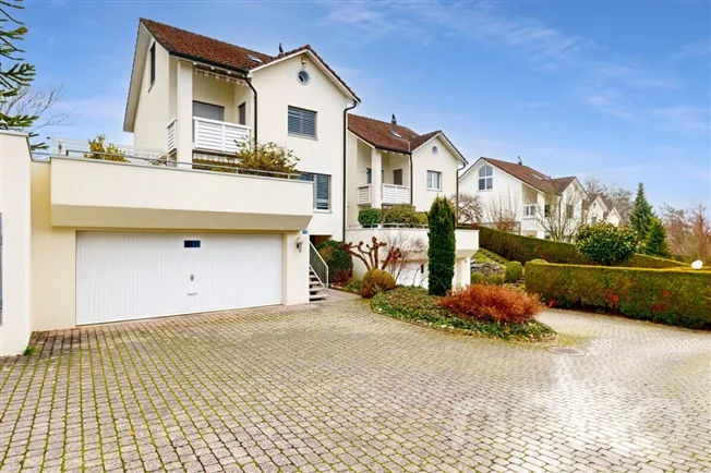 7.5 Zimmer Einfamilienhaus in Adlikon ZH – photo 2 sur 12