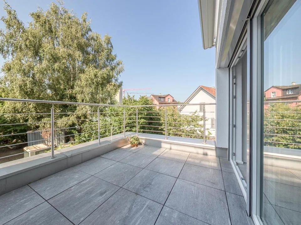 Sanierte 4.5-Zimmer-Altbauwohnung mit Terrasse und Balkon – Foto 14 von 18