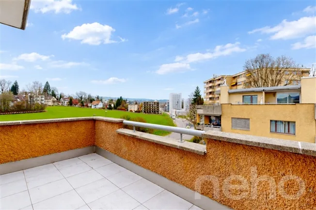 4.5 Zimmer Attikawohnung in Dietlikon – foto 2 di 12