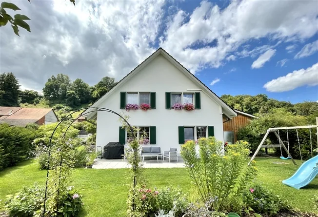 5.5 Zimmer Einfamilienhaus in Rüdlingen – foto 3 di 13