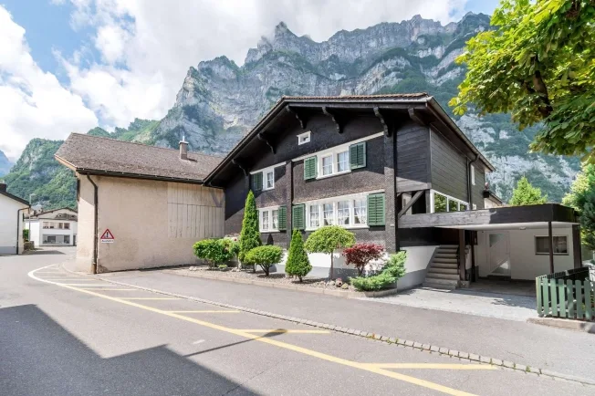 9 Zimmer Einfamilienhaus in Netstal – Foto 8 von 10