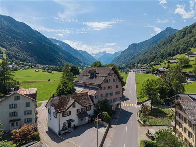 19 Zimmer Einfamilienhaus in Nidfurn – Foto 7 von 11