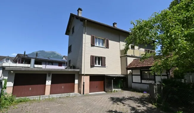 Mehrfamilienhaus, 8868 Oberurnen