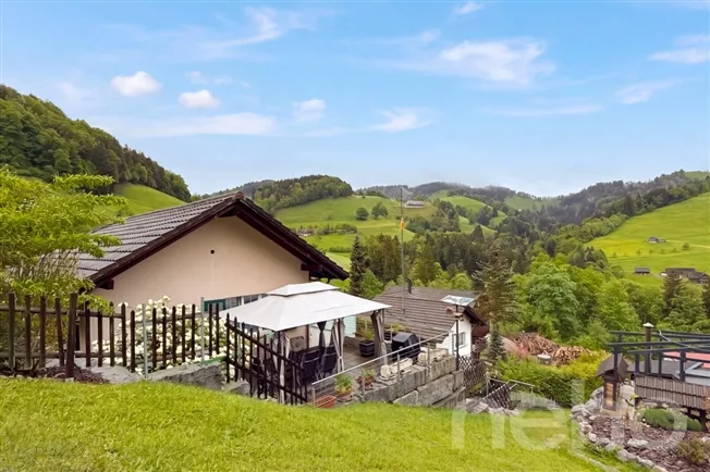 5.5 Zimmer Einfamilienhaus in Mogelsberg – Foto 3 von 12