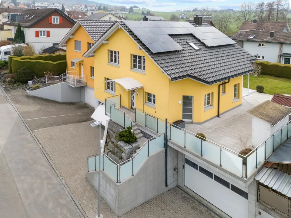 6.5 Zimmer Doppeleinfamilienhaus in Andwil SG – foto 2 di 5