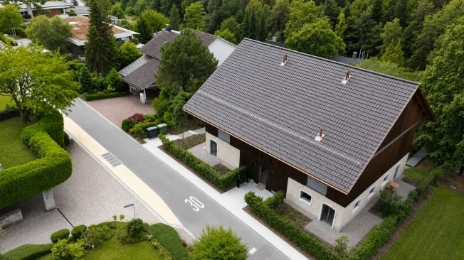 2.5 Zimmer Attikawohnung, 8125 Zollikerberg