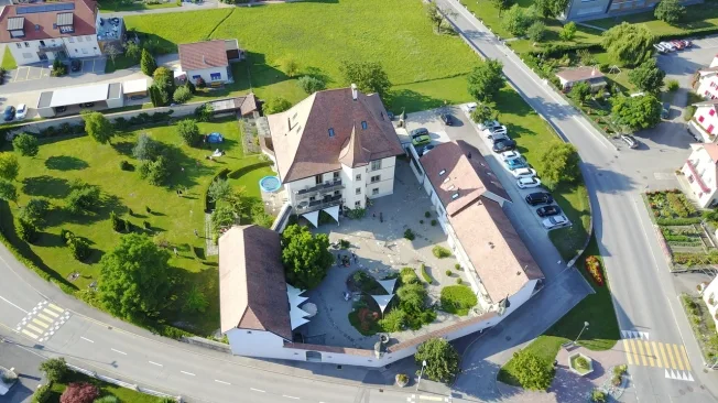Schloss in Domdidier – Foto 2 von 7