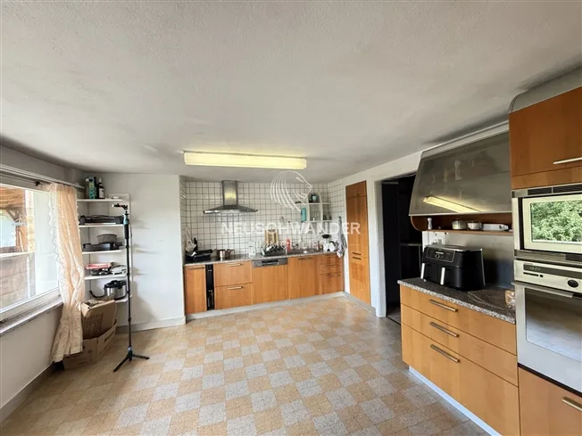 13.5 Zimmer Einfamilienhaus in Belprahon – Foto 7 von 12