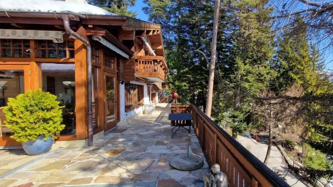 8.5 Zimmer Chalet, 3963 Crans-Montana