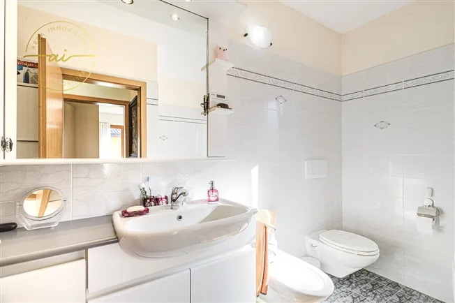 6.5 Zimmer Villa in Riva San Vitale – photo 12 sur 13