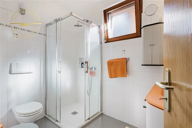 6.5 Zimmer Villa in Riva San Vitale – photo 13 sur 13