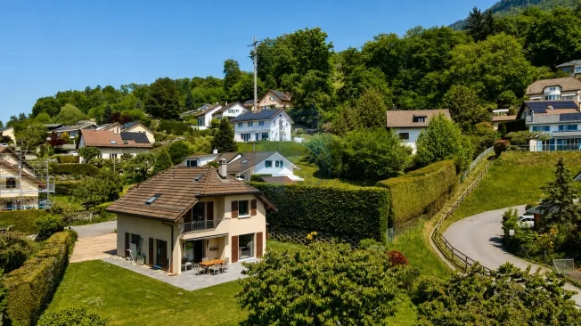 6.5 Zimmer Einfamilienhaus in St-Légier-La Chiésaz – foto 3 di 19