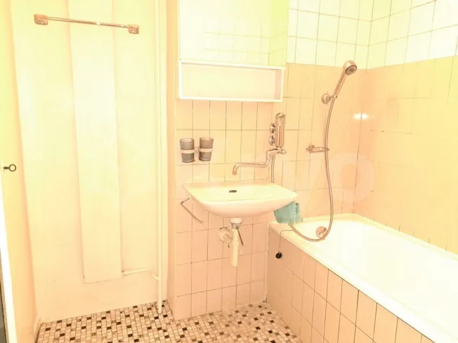 3 Zimmer Wohnung, 2300 La Chaux-de-Fonds