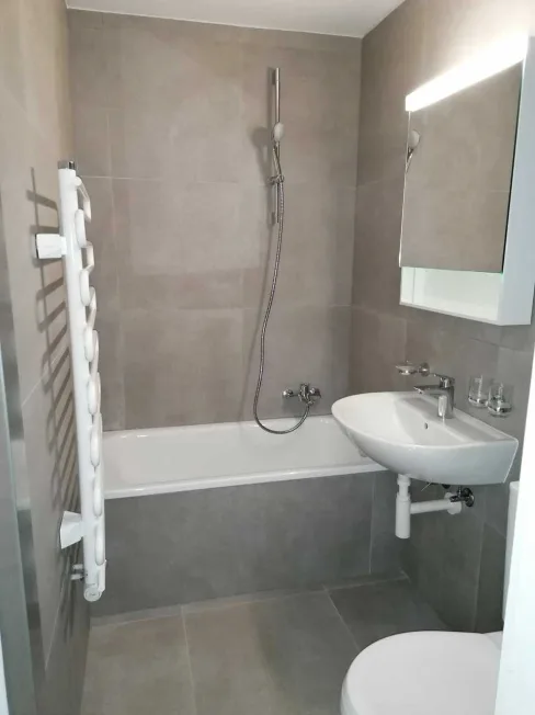 4 Zimmer Wohnung, 2400 Le Locle