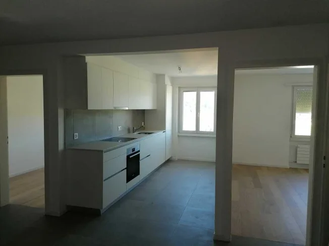 4 Zimmer Wohnung, 2400 Le Locle