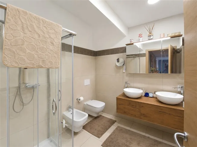 4.5 Zimmer Wohnung, 6927 Agra