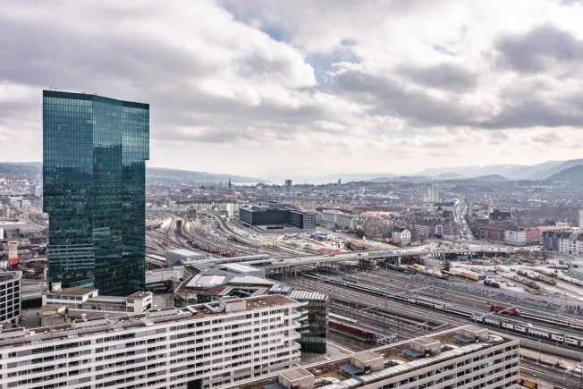 6 Zimmer Attikawohnung in Zürich – Foto 6 von 7