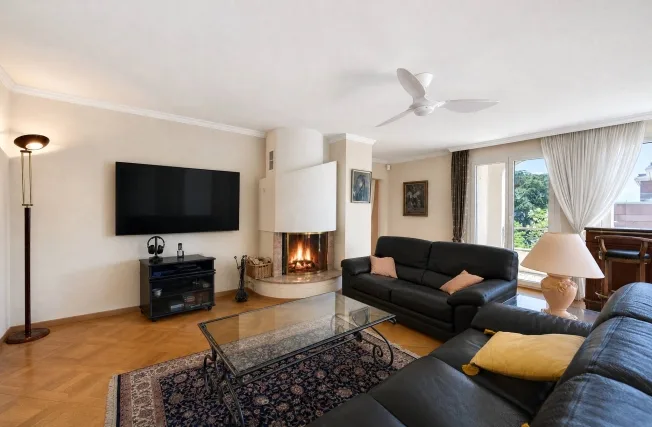4.5 Zimmer Wohnung, 1009 Pully