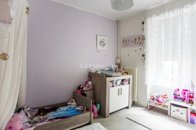 5 Zimmer Wohnung, 2400 Le Locle