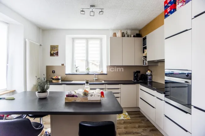 5 Zimmer Wohnung, 2400 Le Locle