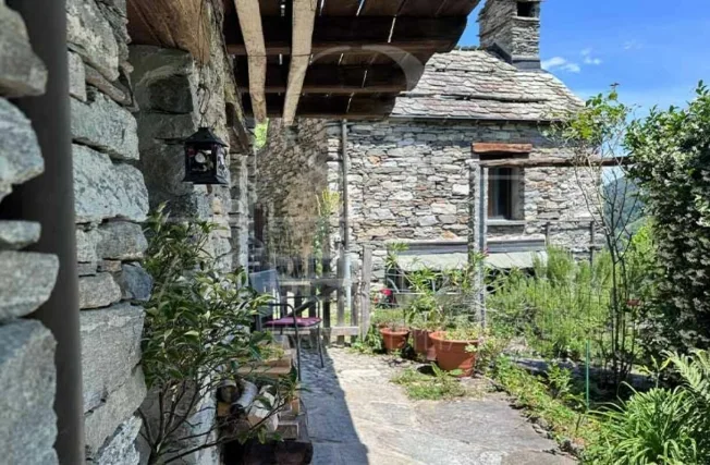 6.5 Zimmer Einfamilienhaus in Intragna – Foto 2 von 8