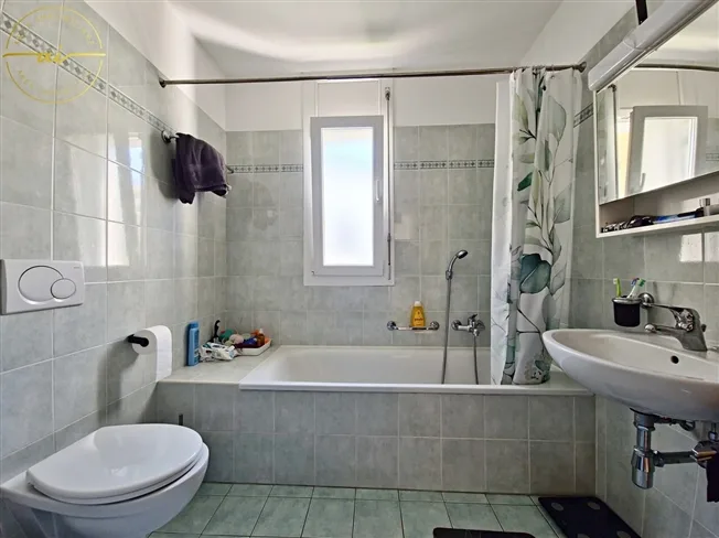 4.5 Zimmer Wohnung, 6852 Genestrerio